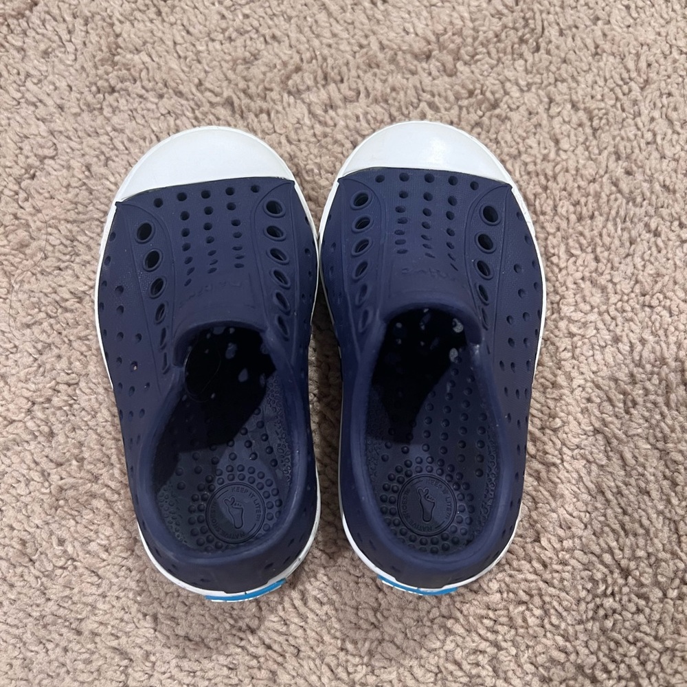 Native toddler size 5